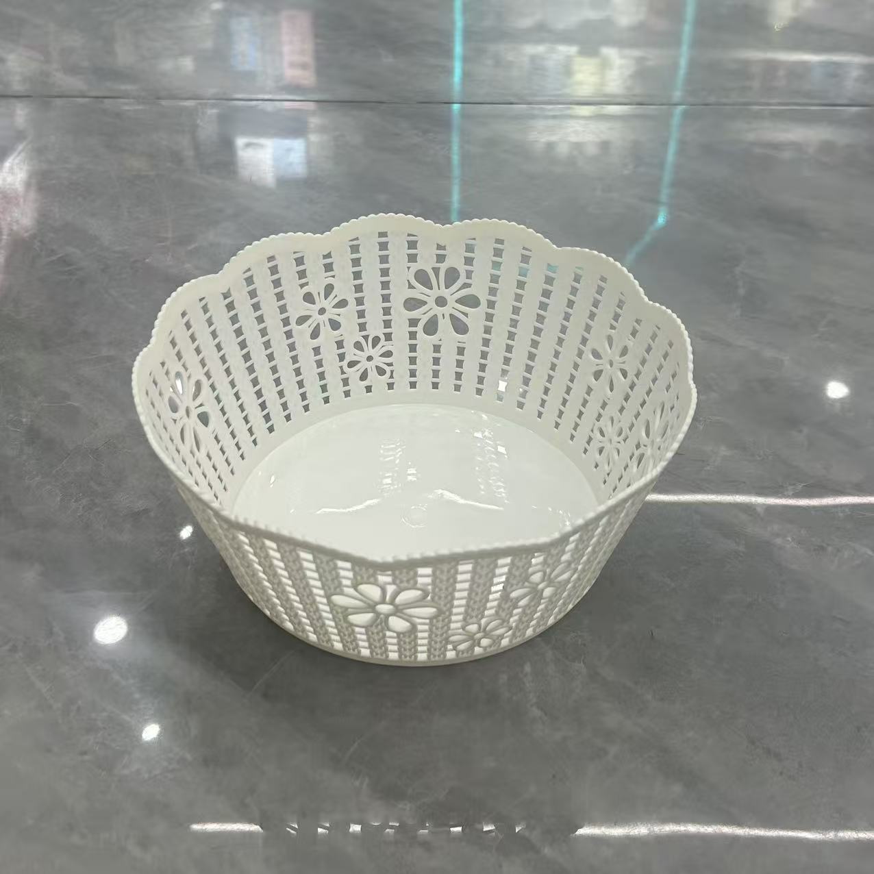 Plastic storage basket, desktop sundries storage box, round kindergarten snack and toy storage basket, small storage basket details Picture