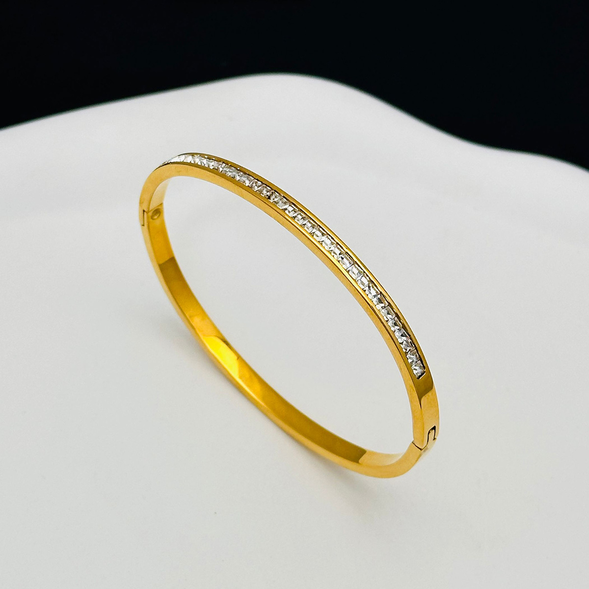 Fashionable bestseller titanium steel bracelet for women, high-end micro-inlaid zircon couple bracelet popular in Europe and America, cross-border best-selling jewelry, stainless steel starry sky non-fading, ins style details Picture