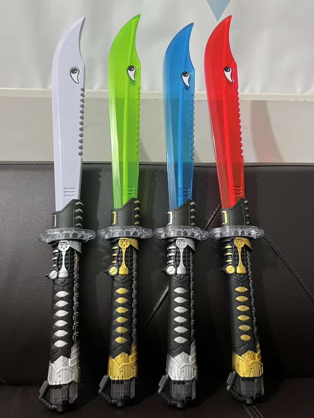 发光刀剑，玩具刀剑儿童玩具发光玩具网红地摊玩具摆摊玩具细节图