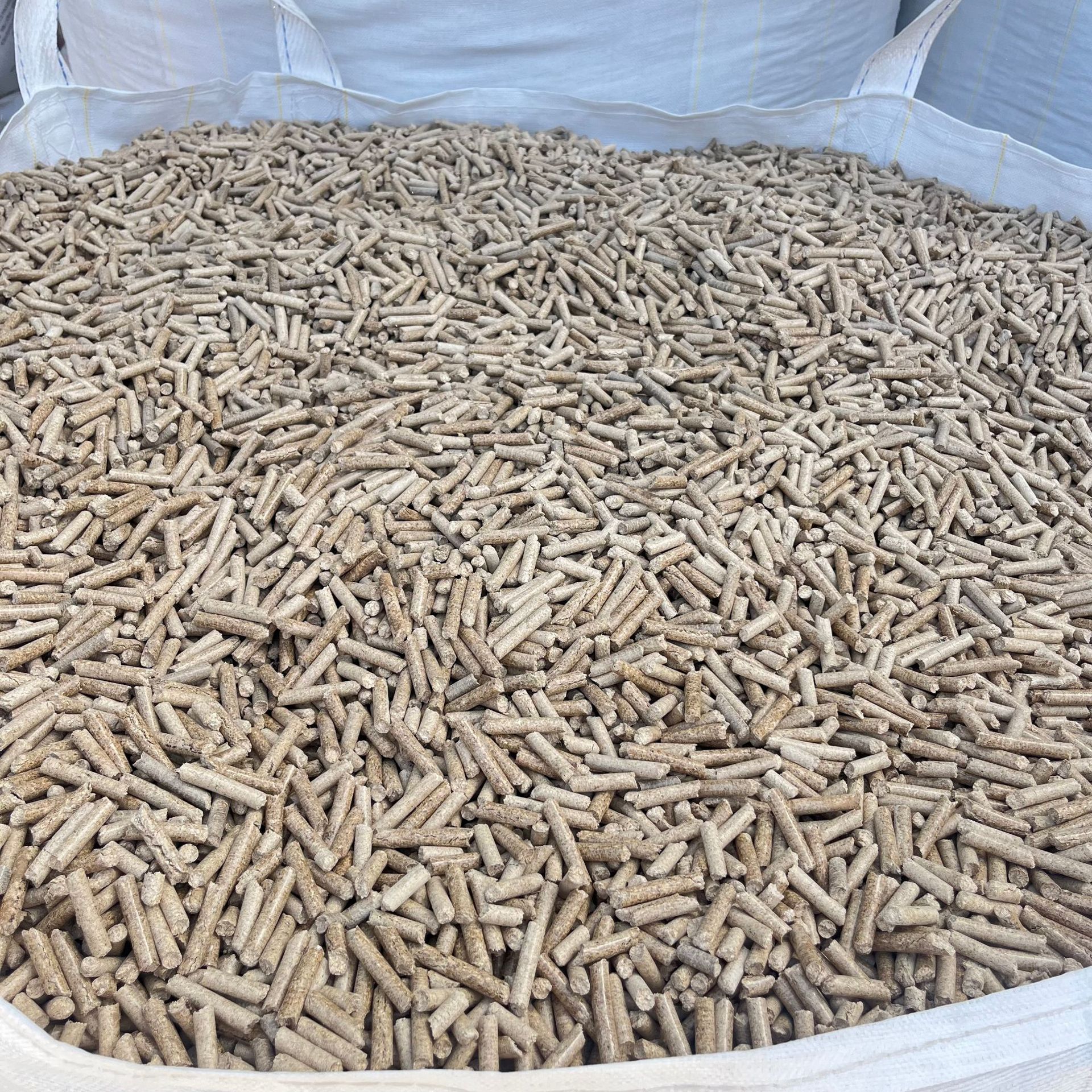 立式燃木火箭炉火箭筒庭院取暖炉户外露营冬季颗粒炉取暖炉详情5