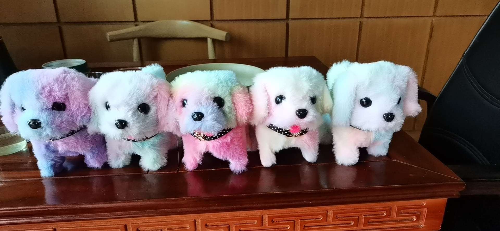 彩色小金毛，电动小狗，毛绒玩具