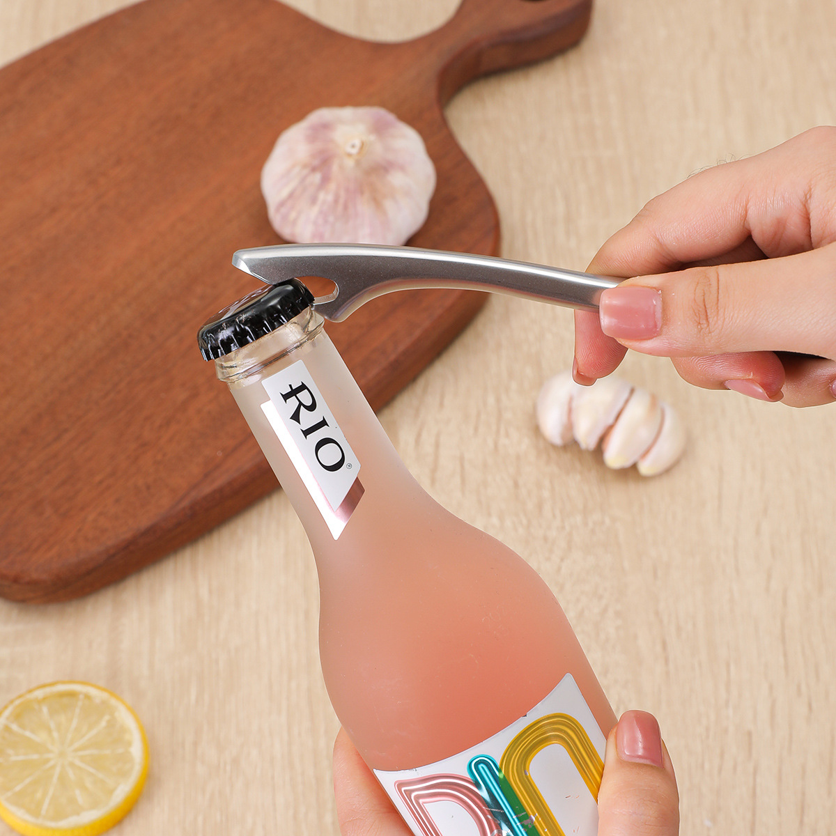 Zinc alloy water drop handle portable beer bottle opener and household cap opener details Picture