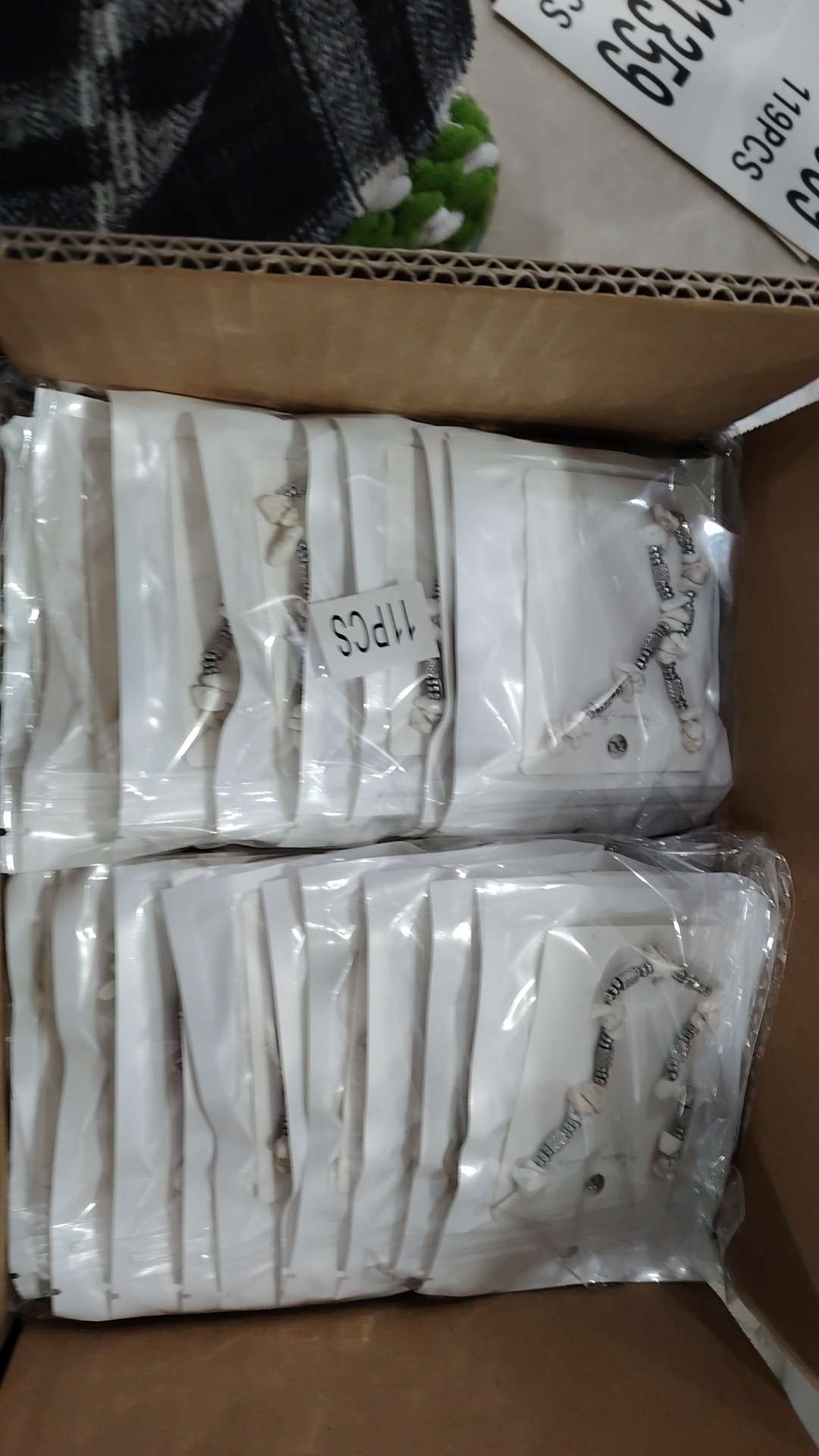 项链首饰蓝松项链白底实物图