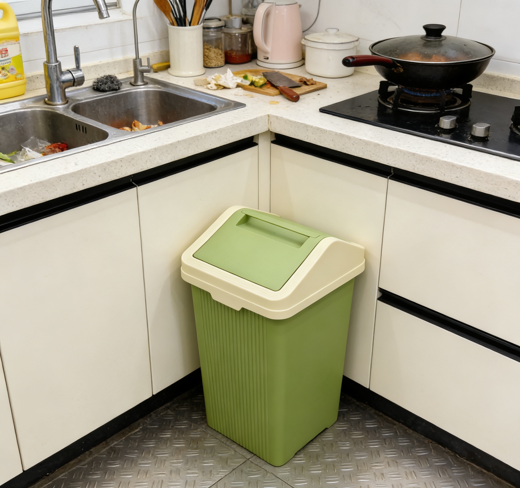 Vertical pattern design slit trash can, bathroom with lid anti-odor narrow body classified garbage bin, Nordic style green slit bucket, home living room and bedroom narrow edge with lid storage trash can Item Picture