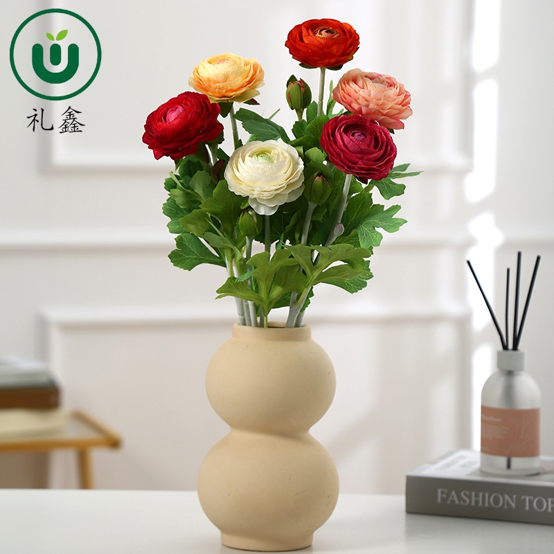 Two-headed Lotus exquisite simulation handicrafts and creative gifts are available in a variety of choices. Handcrafted ornaments are perfect for home decoration, collection and gifting