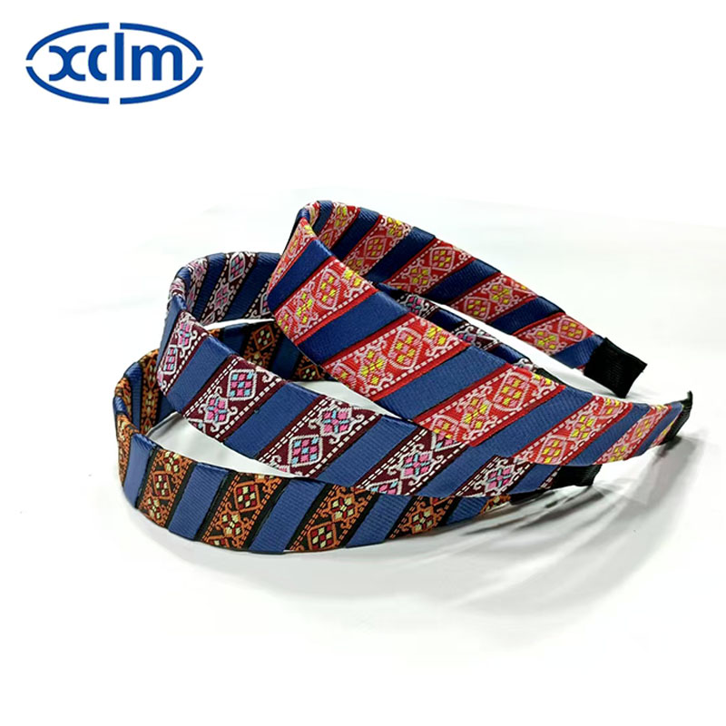 Retro hairpins, wide-brimmed hair bands, embroidered headbands, ethnic facial hair accessories, and exquisite headwear Application Scenario