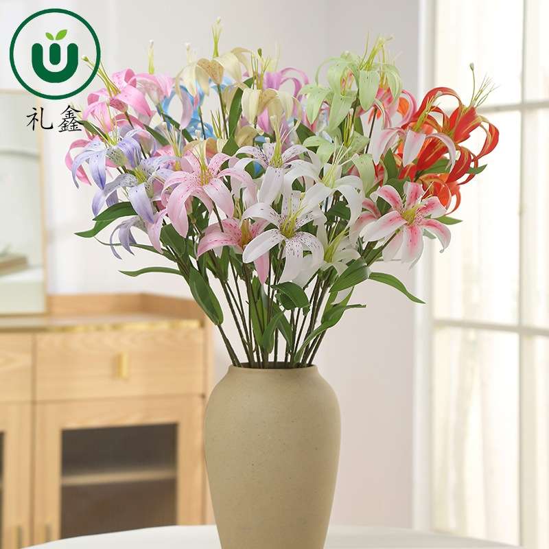 A variety of creative simulation handicrafts, handcrafted ornaments, gifts, decorative artworks, practical and beautiful flame flowers to choose from