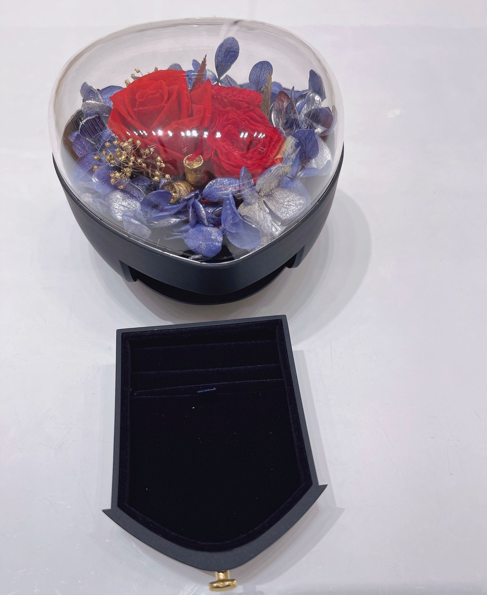 Eternal flower gift box in stock, creative Valentine's Day heart-shaped untoppleable ring storage box, festival gift box Item Picture