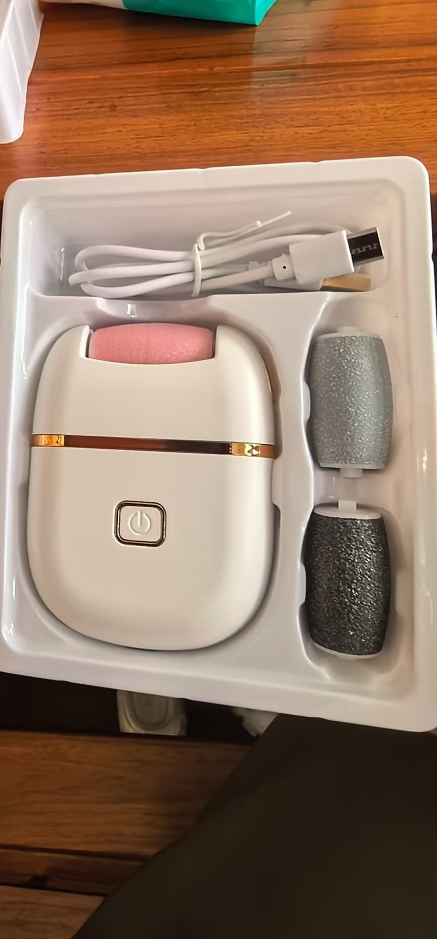 The flat foot scrub with adjustable dead skin remover is a foot care wonder Application Scenario