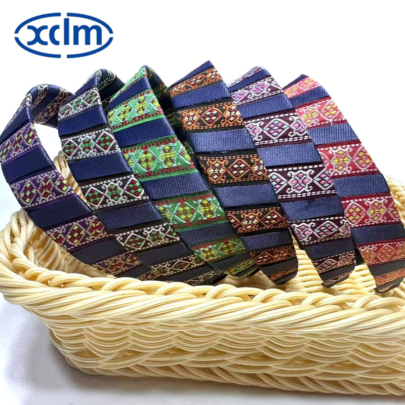 Retro hairpins, wide-brimmed hair bands, embroidered headbands, ethnic facial hair accessories, and exquisite headwear