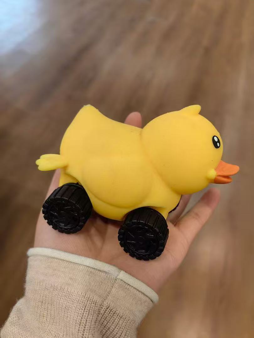 小黄鸭拉拉车