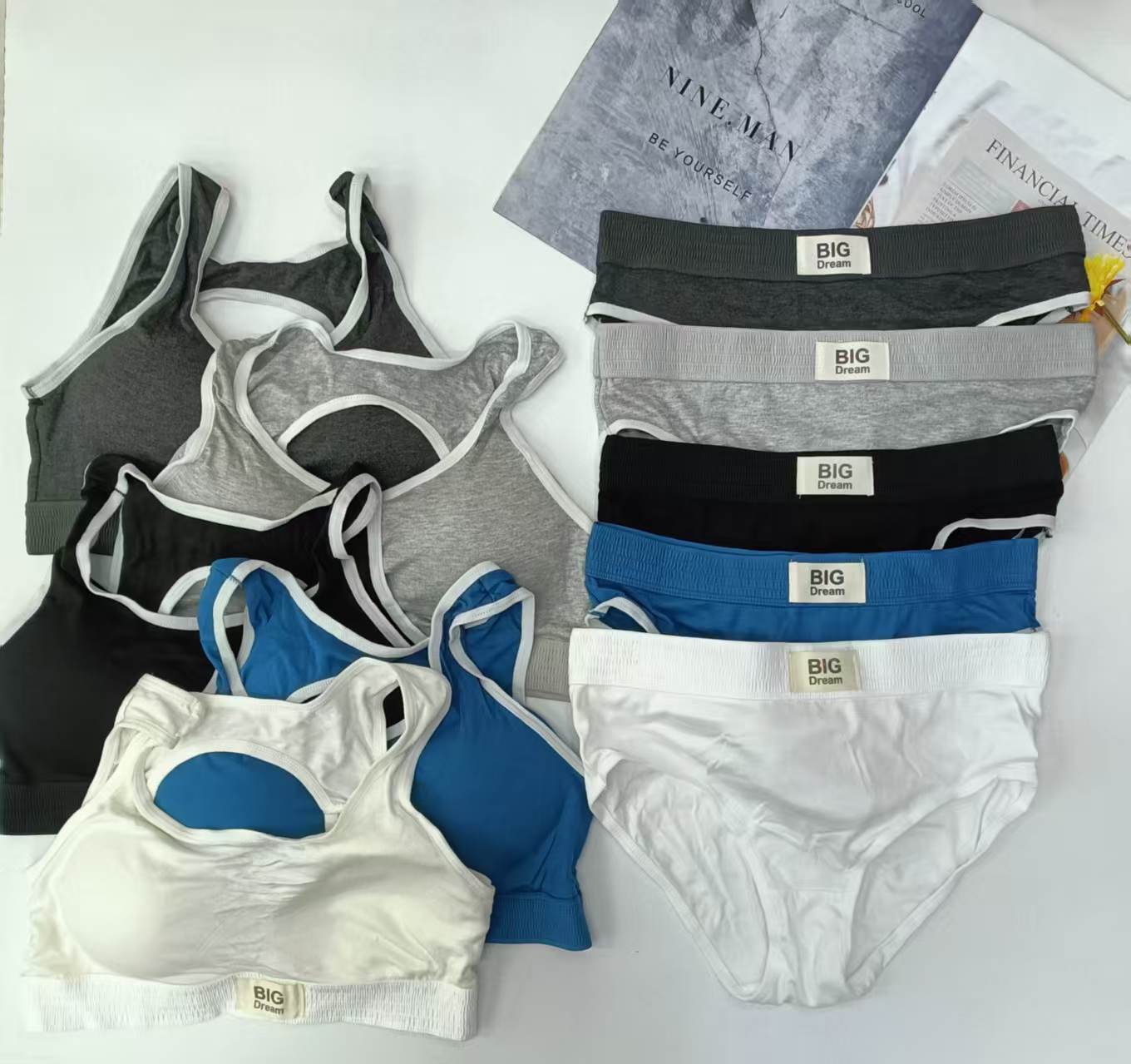 This is a vest lingerie set for export to Europe and America, featuring a bra pad for a sporty and beautiful back. It is also a bra and lingerie set with individual packaging, which is comfortable and breathable Item Picture