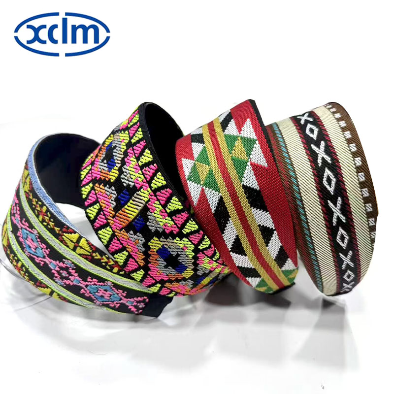 Retro hairpins, wide-brimmed hair bands, embroidered ethnic floral hair clips, new hair accessories, high head, widened and exquisite Application Scenario