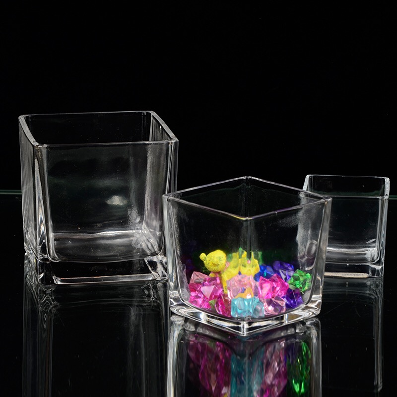 Fish tank micro-landscape plant candlestick glass is versatile for the same source scene