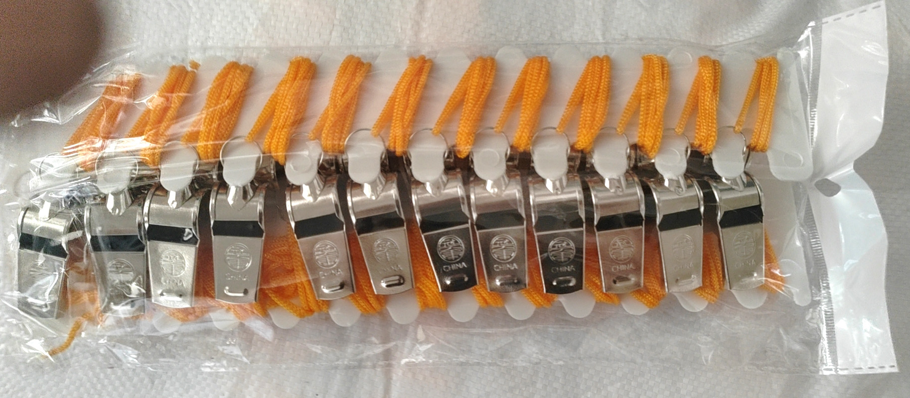 裁判口哨金属哨子不锈钢口哨金属口哨运动口哨体育运动用品带挂绳户外装备助威详情7