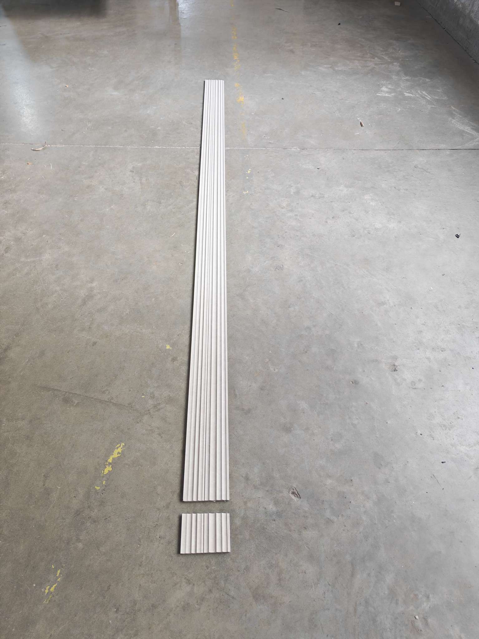 The Lines Come In A Variety Of Colors, Are Easy To Install, Waterproof, And Can Be Used For Decoration. The Interior Is Beautiful And Has A Sense Of Design details Picture