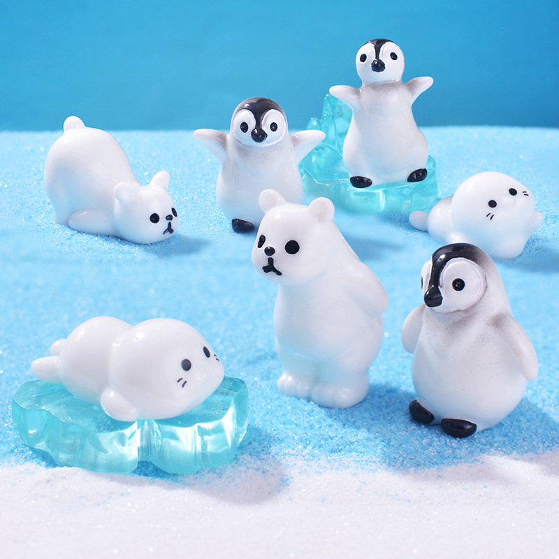 Cross-border cute micro-landscape snow scene ornaments, seal ice cubes, Christmas decorative ornaments and accessories details Picture