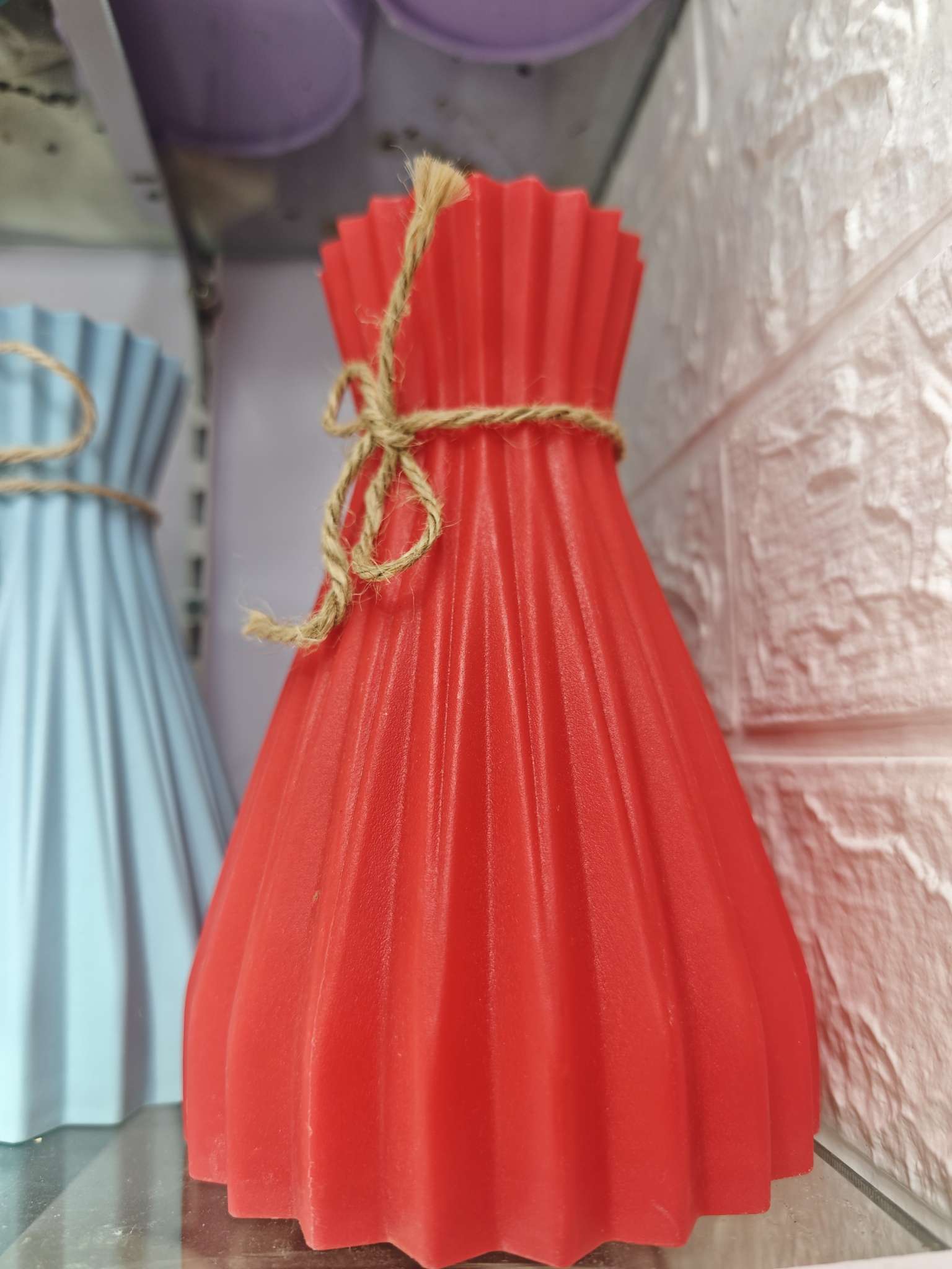 Artificial flowers, artificial flower desktop plastic vase ornaments, imitation ceramic plastic vases Application Scenario