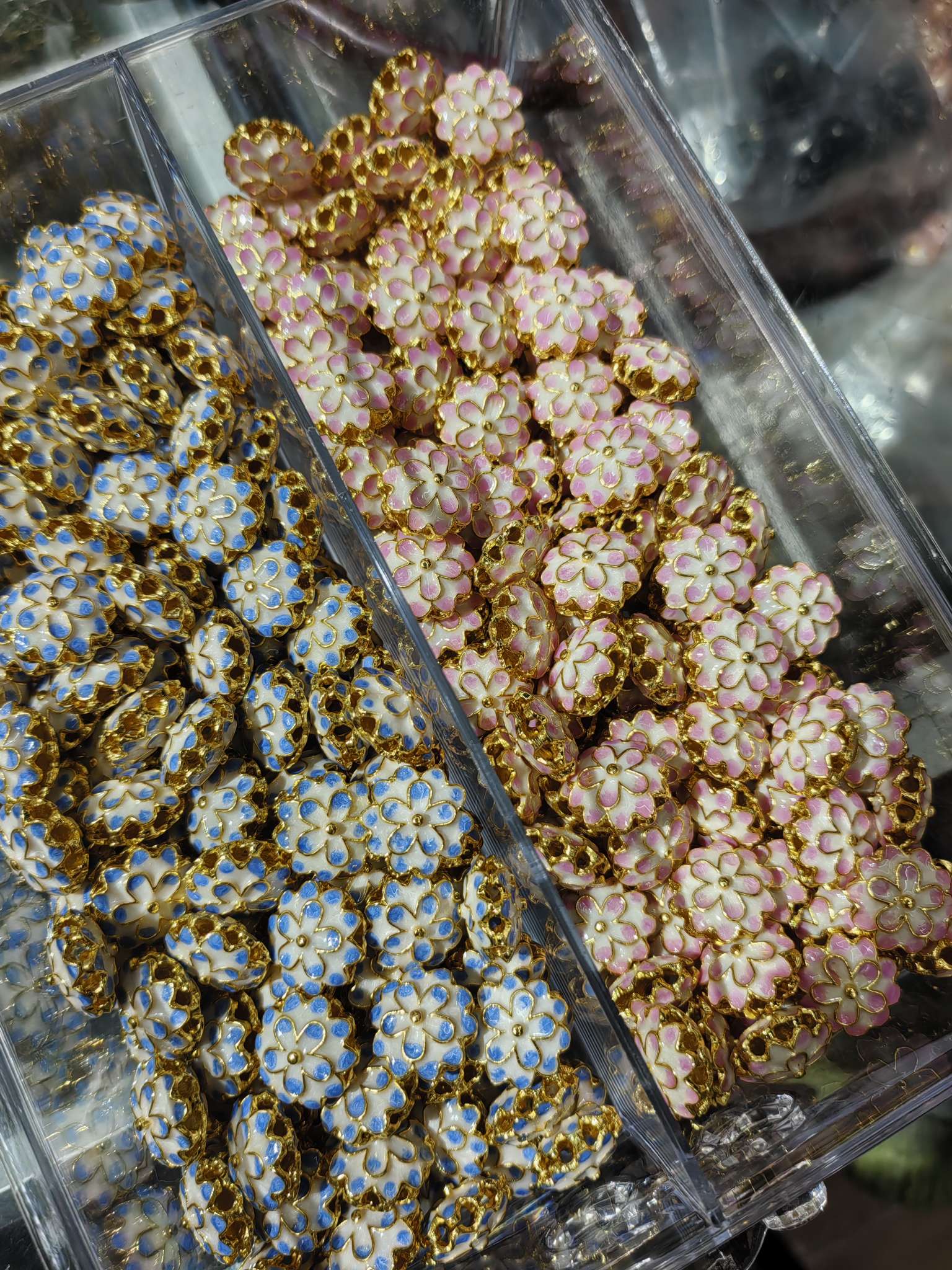 A wide range of fashionable accessories and accessories are carefully selected and versatile. There are various decorative accessories to choose from, providing rich combinations to enhance your temperament detail image 1