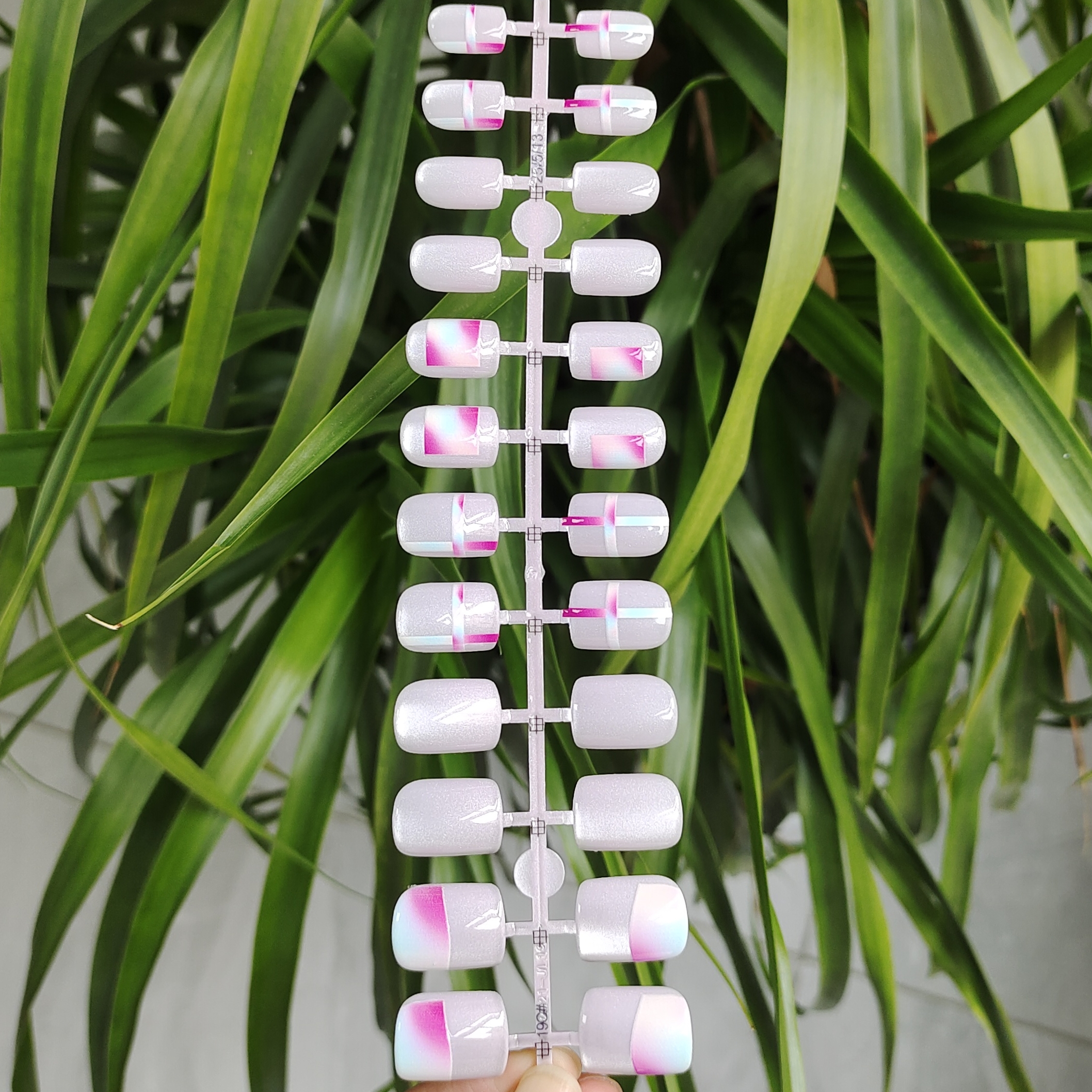 24 PCS PRESS ON NAIL TIPS SHORT SQUARE SHAPE CAT EYE AND PRINTING CRAFT WITH PINK RIBBON PATTERN full figure