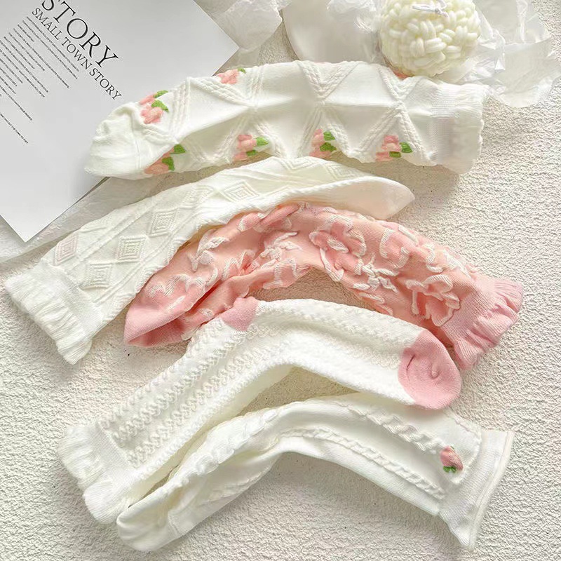 Autumn and winter new mid-calf Japanese-style solid color versatile women's polyester-cotton socks with bubble mouth lace princess style long calf socks details Picture