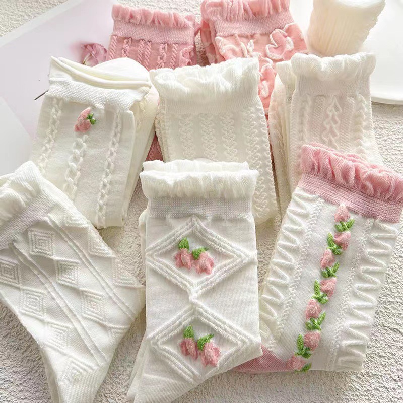Autumn and winter new mid-calf Japanese-style solid color versatile women's polyester-cotton socks with bubble mouth lace princess style long calf socks Application Scenario