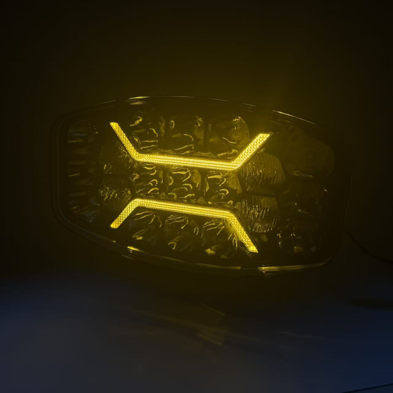 9-inch Ouka spotlights, truck and cargo roof lights, high-power dual-color high and low beam searchlights, off-road vehicle front bumper lights Application Scenario