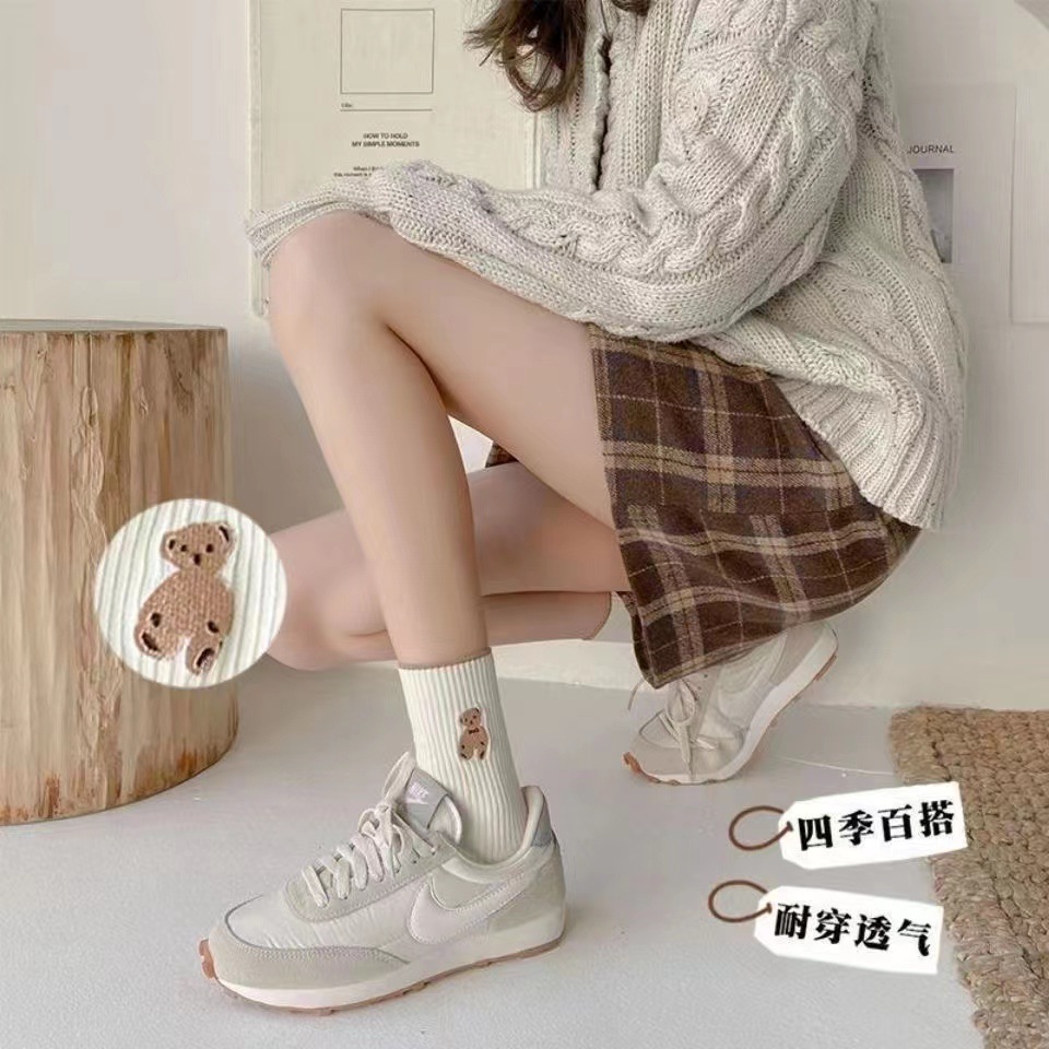 Little Bear socks for girls, mid-calf Korean version, cute cartoon teddy bear socks for students, high-top long socks for spring, autumn and winter Specification image