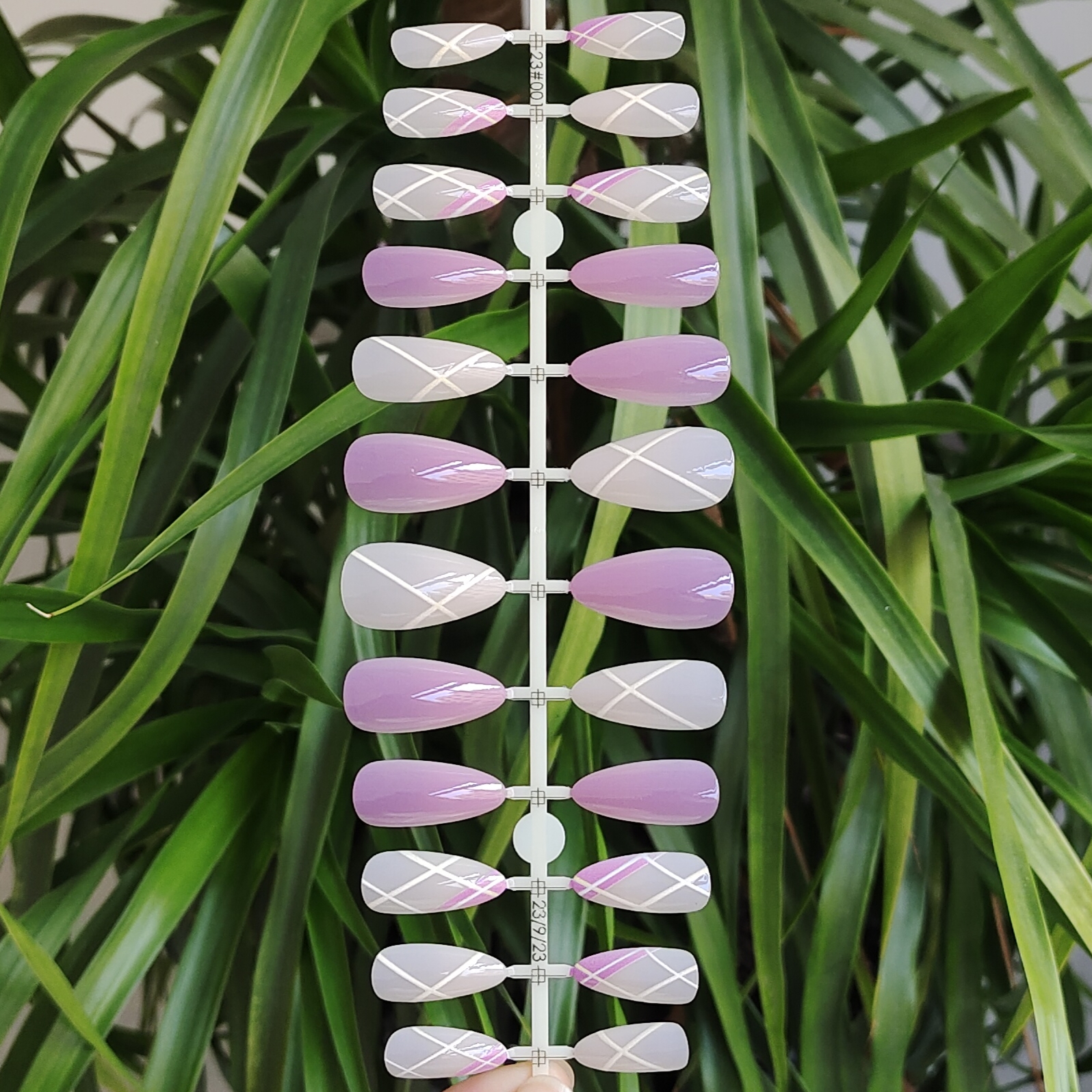24 PCS PRESS ON NAIL TIPS ALMOND SHAPE PRINTING PROCESS WITH RIBBON PATTERN full figure