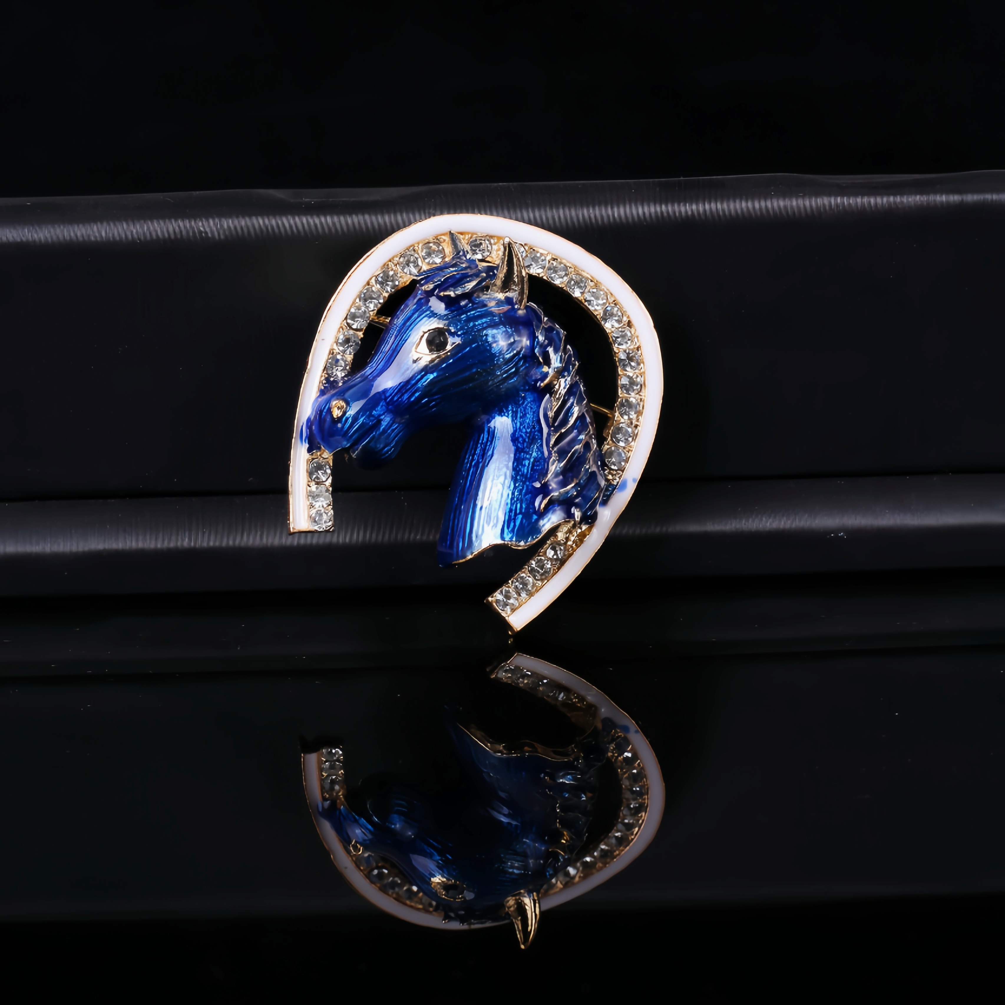 胸针/莫桑钻胸针/金榜题名/徽章/胸针托盘产品图