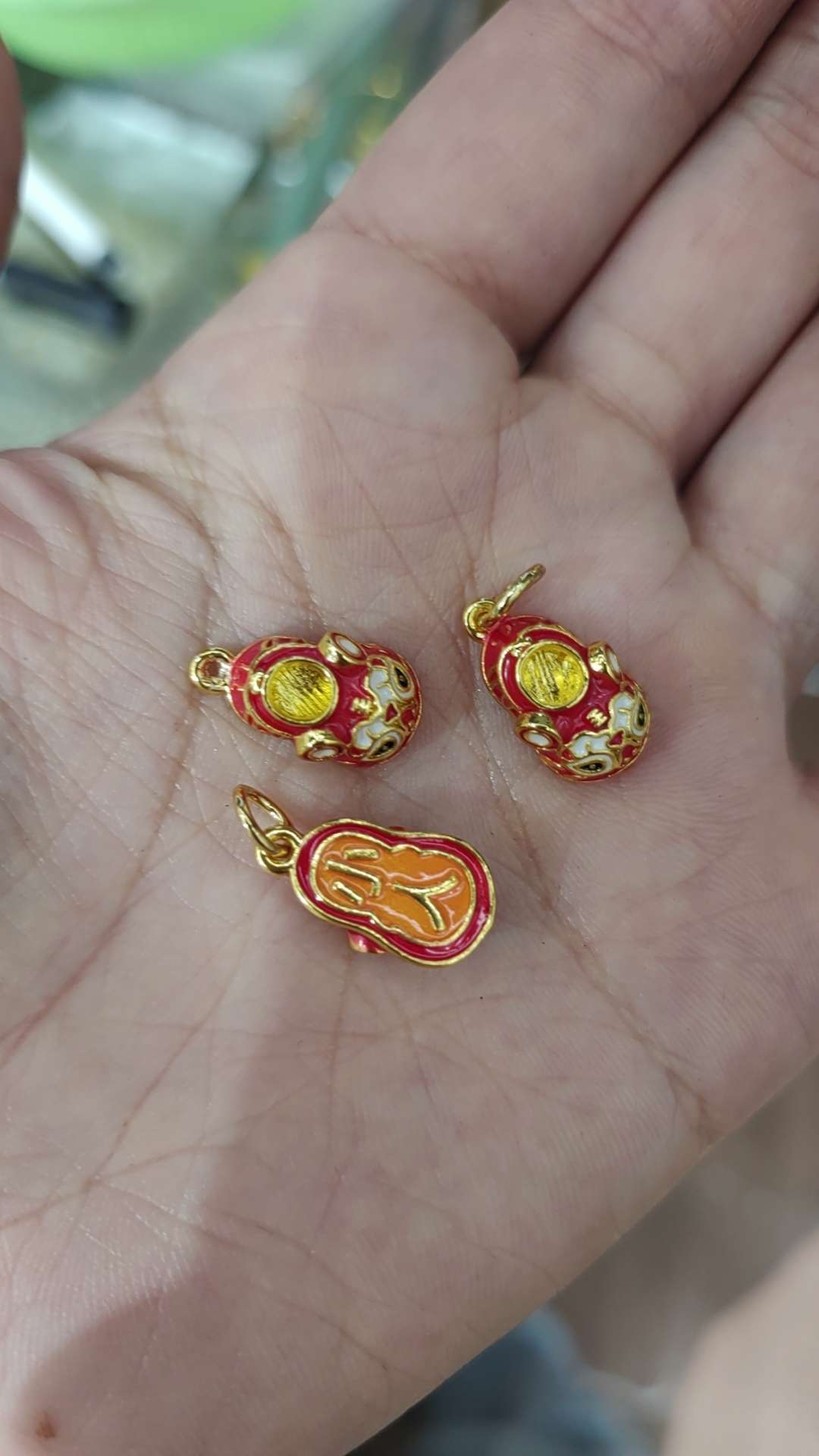 A wide range of fashionable accessories and accessories are carefully selected. There are various trendy and versatile accessories and decorative items to choose from Item Picture