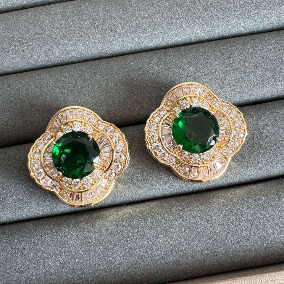 Fashionable, light luxury, grand and dynamic, slightly inlaid light luxury zircon stud earrings, colorful and layered design sense, four-leaf clover zircon earrings details Picture
