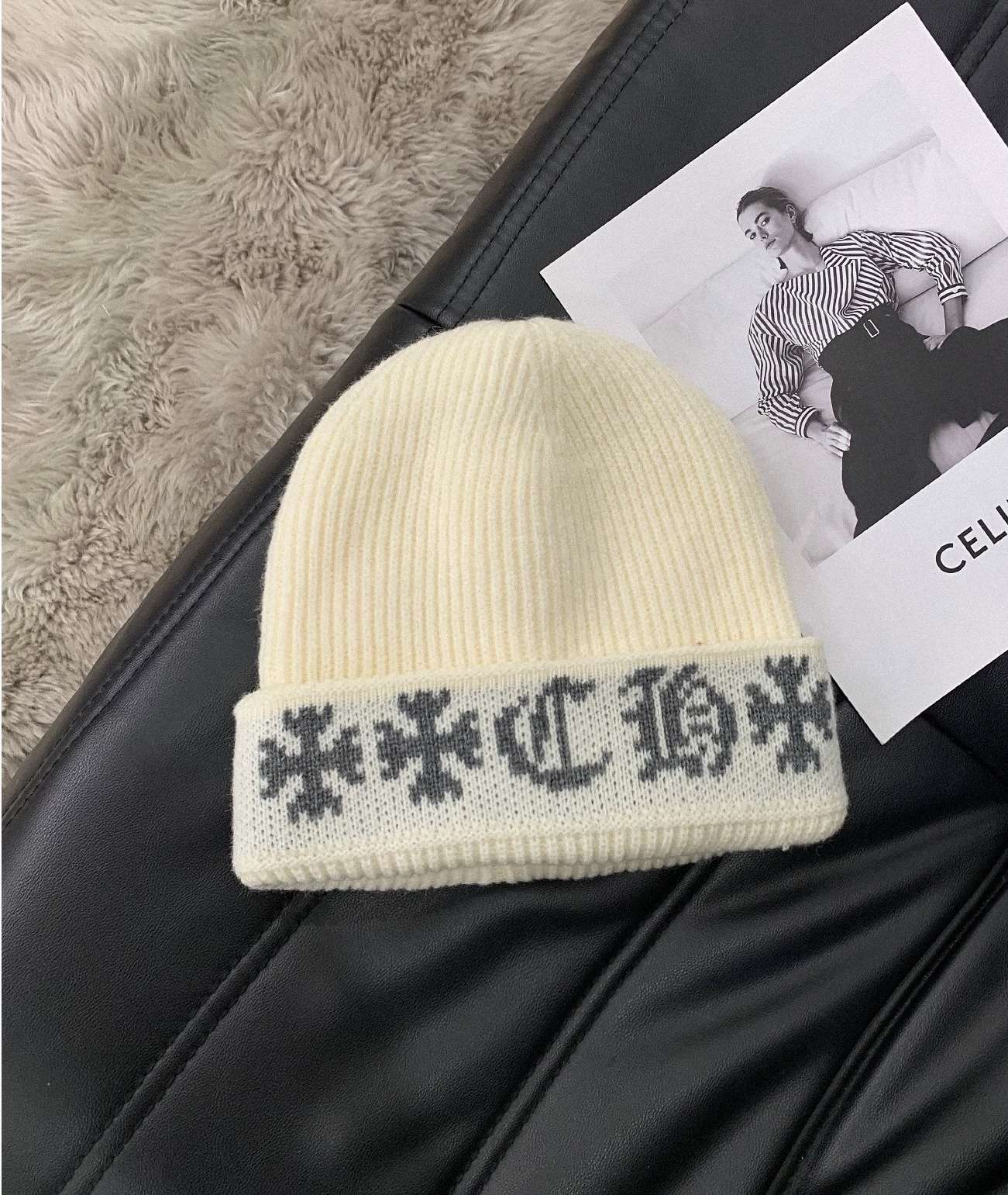 The new autumn and winter knitted hat for women, with a double-layered woolen cold hat that thickens and keeps warm, is a trendy hat from Fair Island Application Scenario