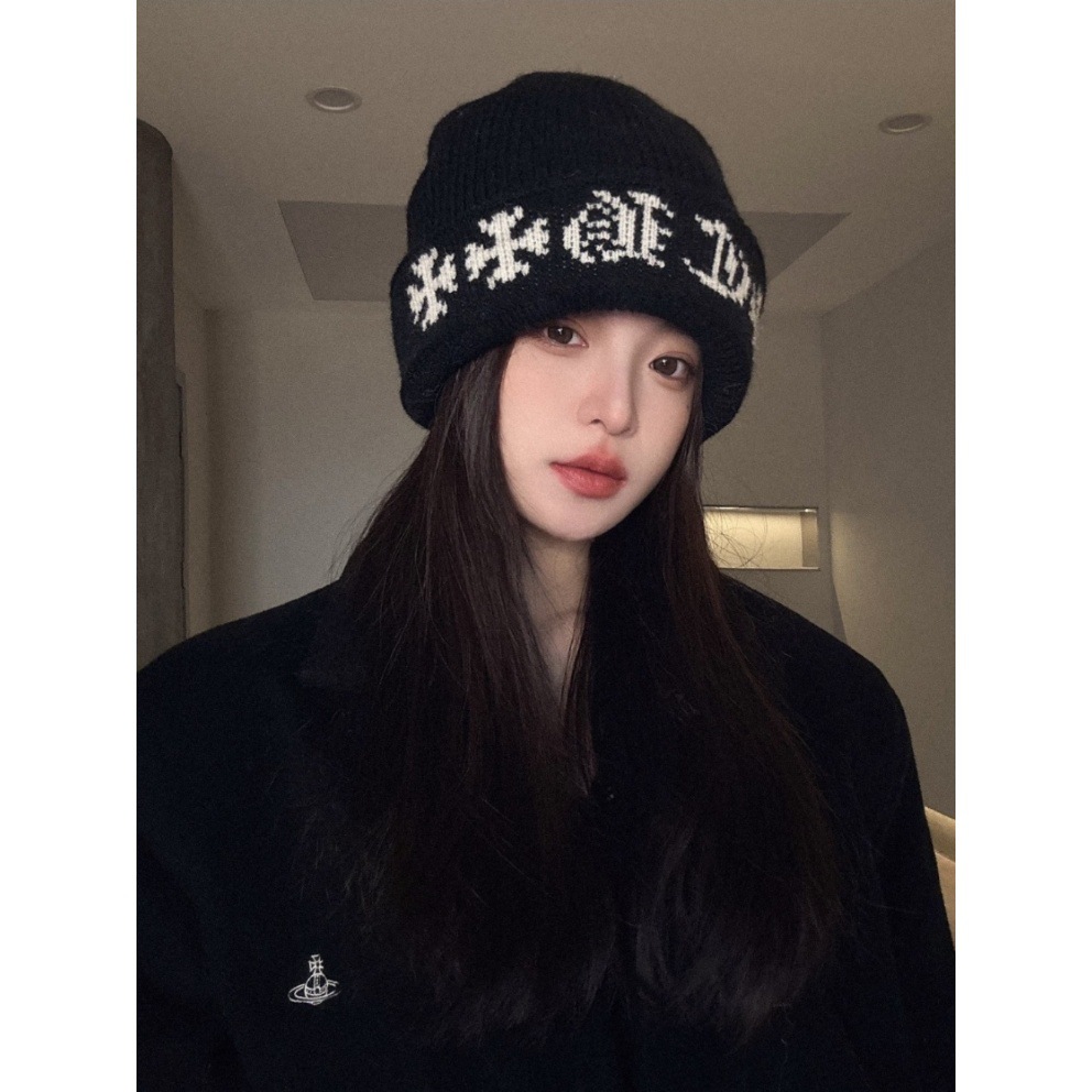 The new autumn and winter knitted hat for women, with a double-layered woolen cold hat that thickens and keeps warm, is a trendy hat from Fair Island