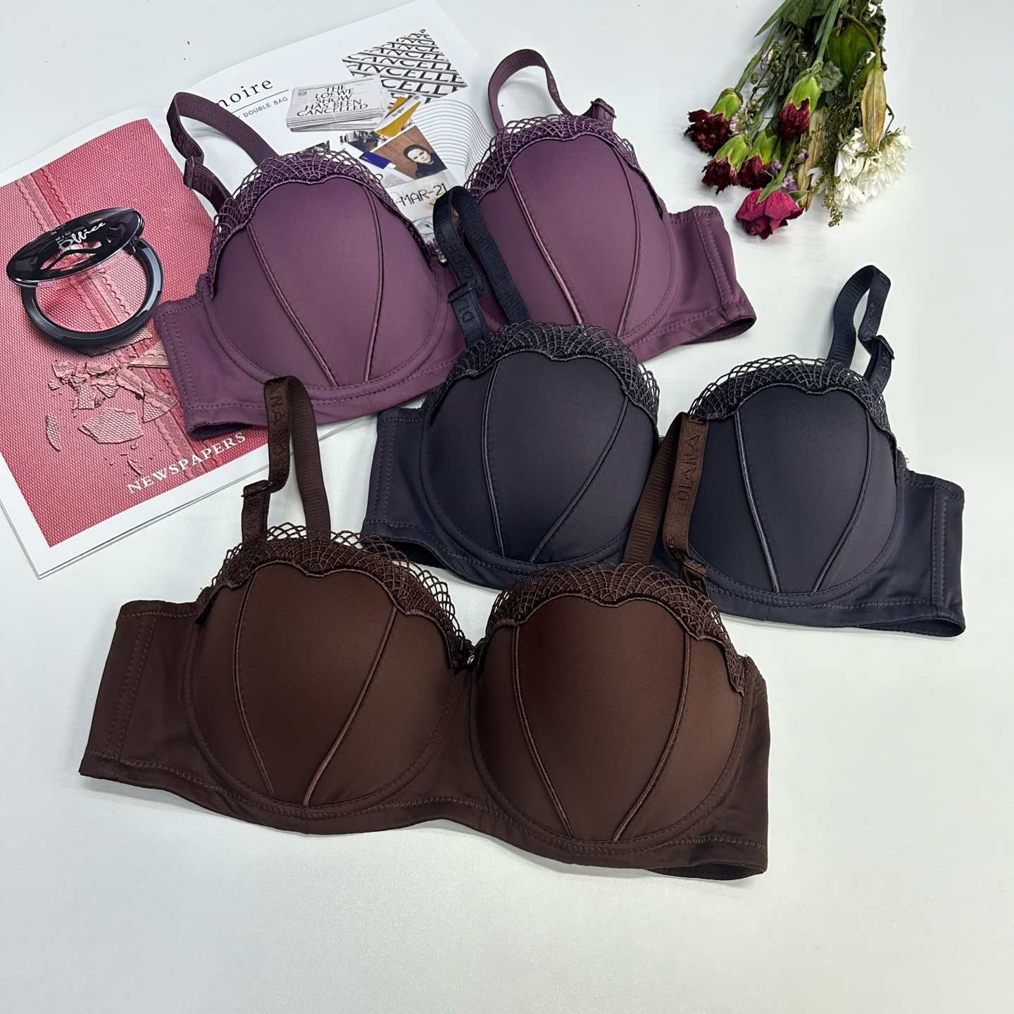 Export to Africa, South America and Europe. Sexy pure desire bras, peach palm cups, strapless bras, gathering bras, export-oriented shaping women's bras, women's underwear details Picture