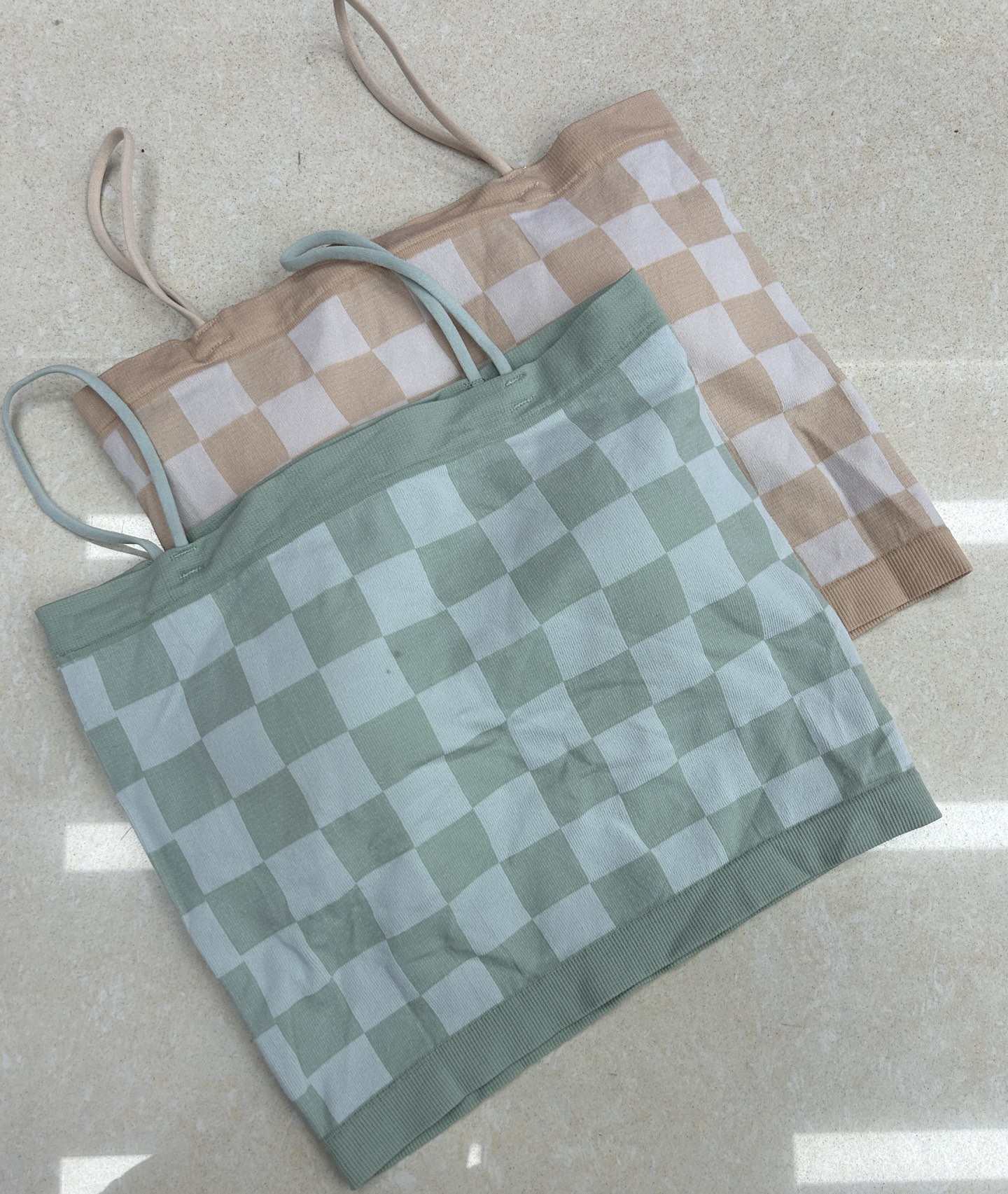 Clearance stock: Small halter tank top, women's inner layer with a bra pad, wrapped base layer, hot girl's short checkered strapless top, sexy women's halter Specification drawing