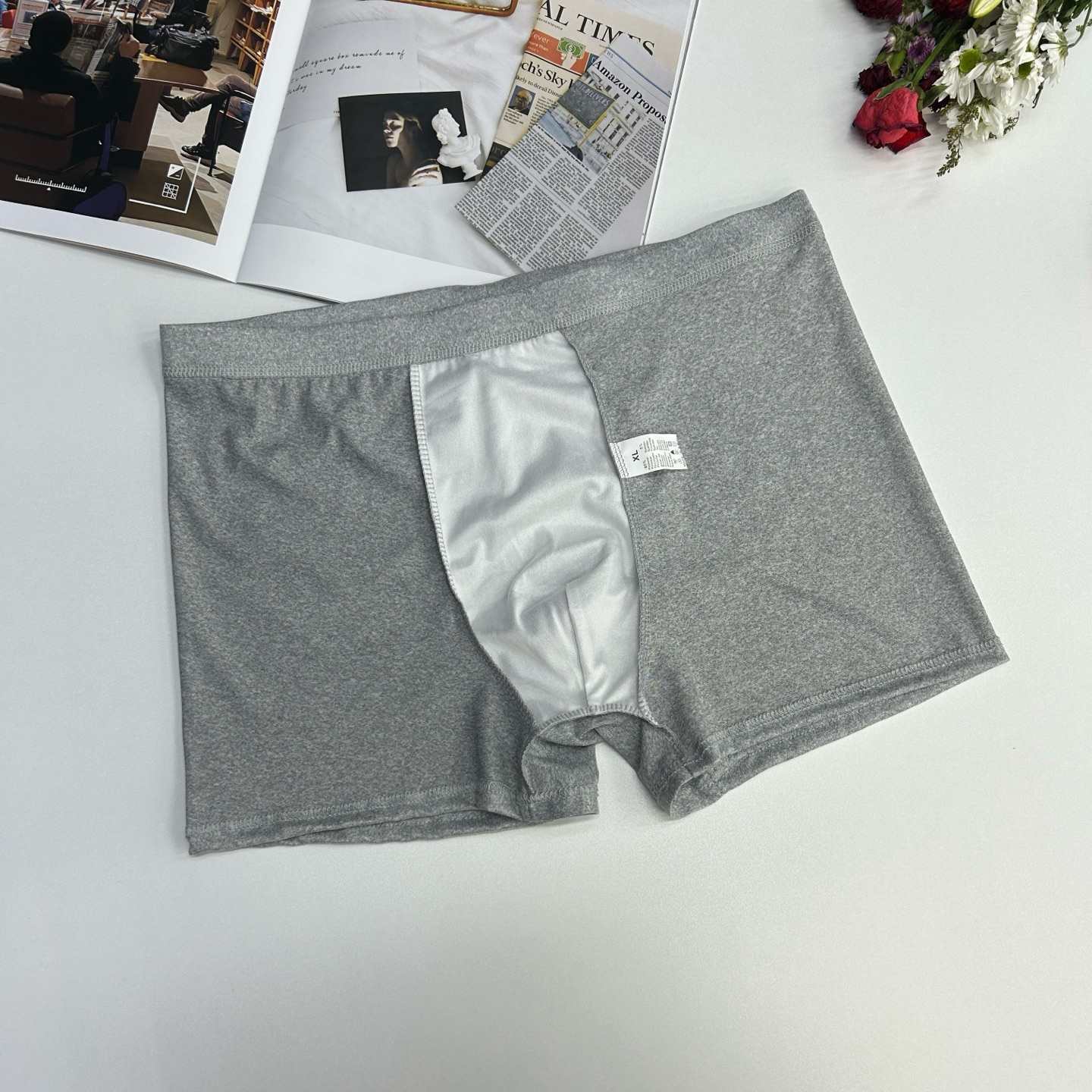 Mid-waist men's underwear fabric, comfortable youth four-corner slit, flat-corner slit, export factory in stock, men's epoxy resin flat-corner pants, men's underwear Application Scenario