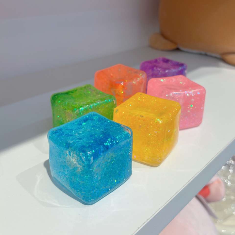 Cross-border best-selling ice cube maltose kneading stress-relieving toys, the same style as the popular flour ball slow rebound kneading fun toys details Picture