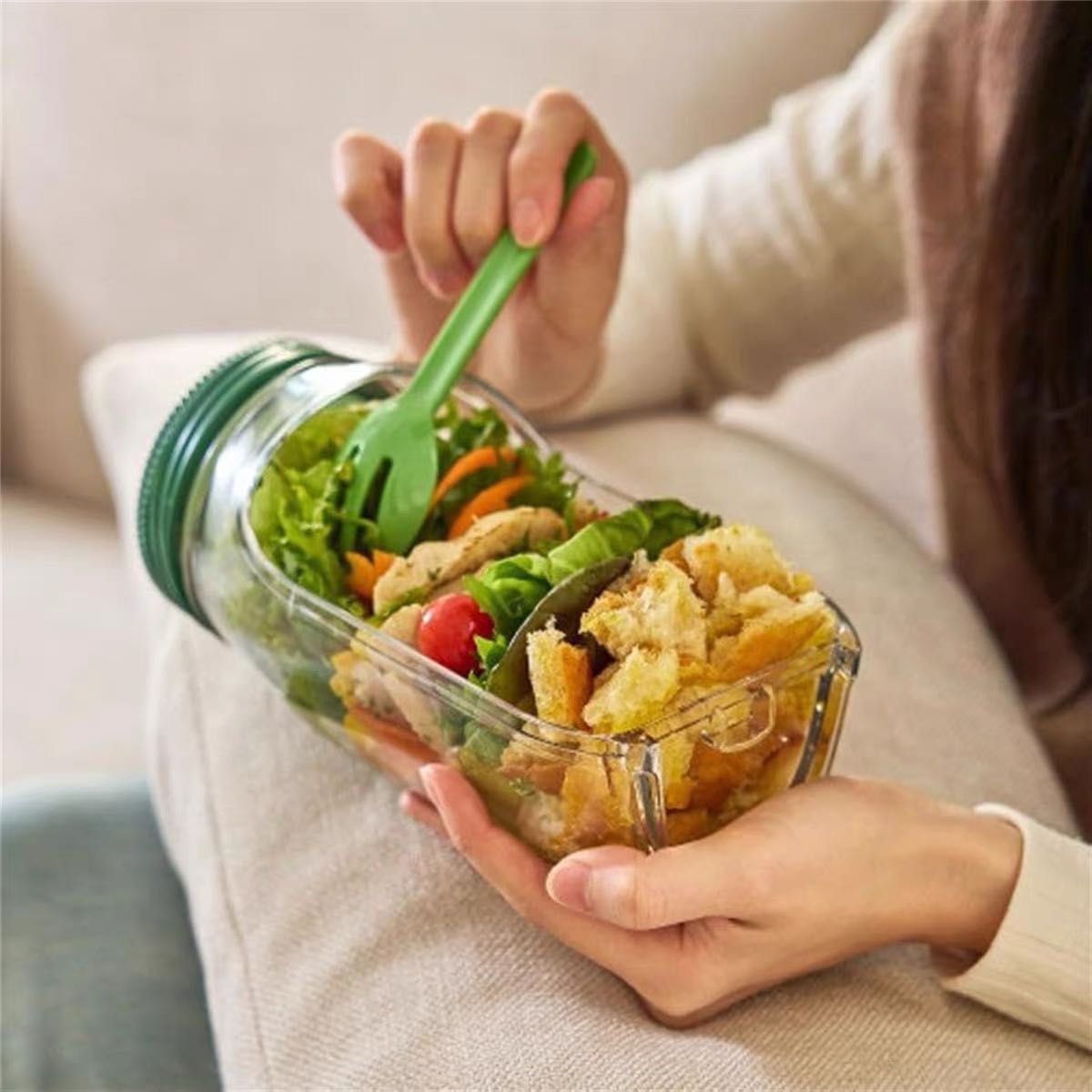 Plastic detachable and washable portable food storage jar for salad, fruit and vegetable preservation box