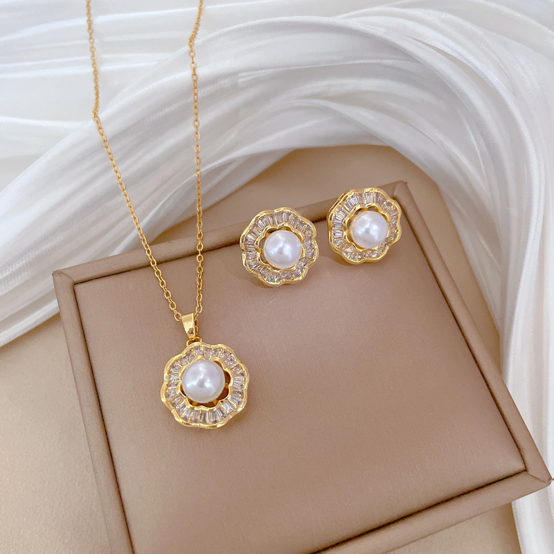 【 Titanium Steel 】 Necklace and earring set, light luxury and heavy industry, full of pearls and diamonds, personalized and elegant banquet earrings and necklaces Specification image