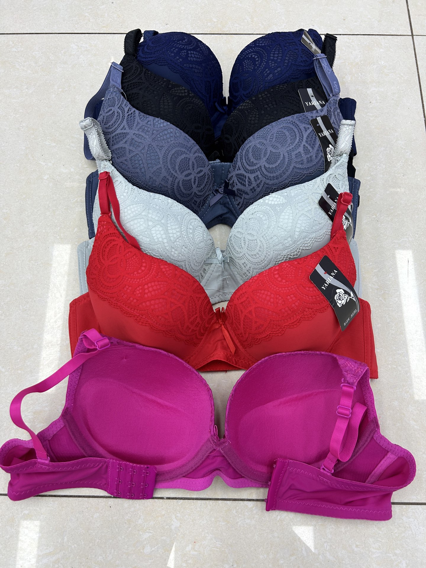 The six-color sexy gathering bra for large-sized women exported to Europe, America and Africa features lace trim, lace patterns and butterfly decorations on the cup details Picture