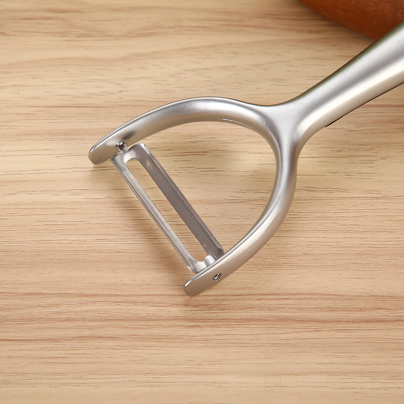 Creative new zinc alloy fruit peeler, a household potato peeler and a perfect apple peeler Application Scenario