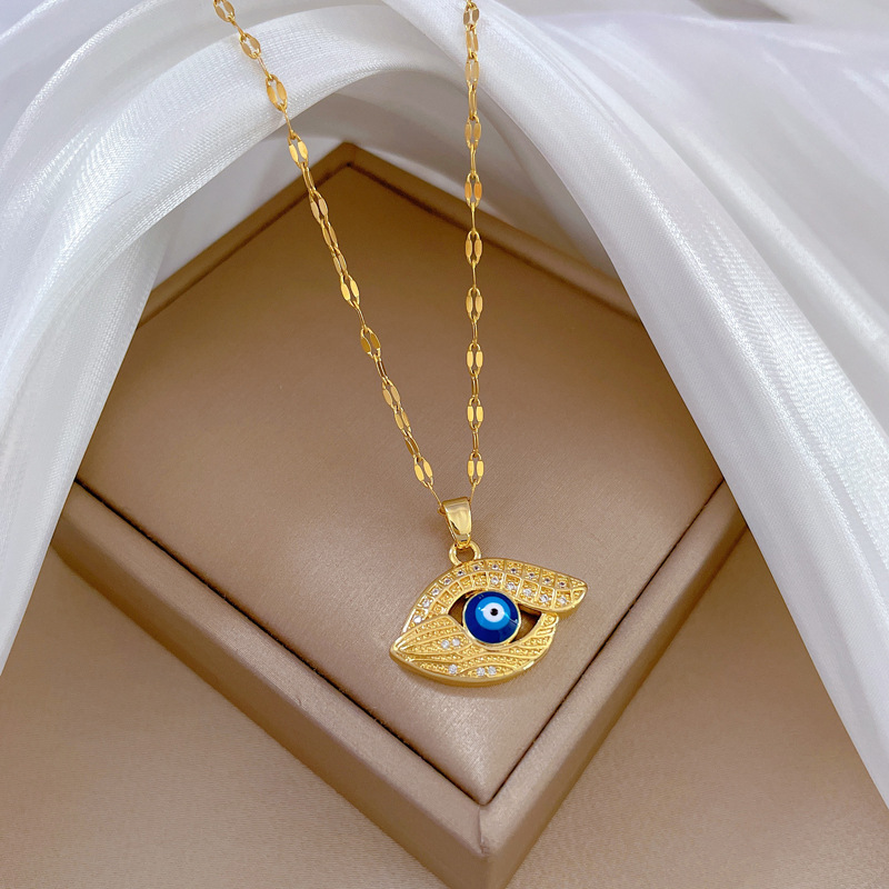 【 Titanium Steel 】 Devil's Eye, light luxury and elegant, Full diamond necklace, versatile collarbone chain for female Internet celebrities, Titanium steel chain Application Scenario