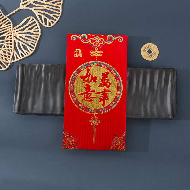 The manufacturer wholesals Spring Festival red envelope bags with hard card paper and gilding. They are large red envelopes worth 1,000 yuan, symbolizing good luck and prosperity. They are also universal small envelopes Application Scenario
