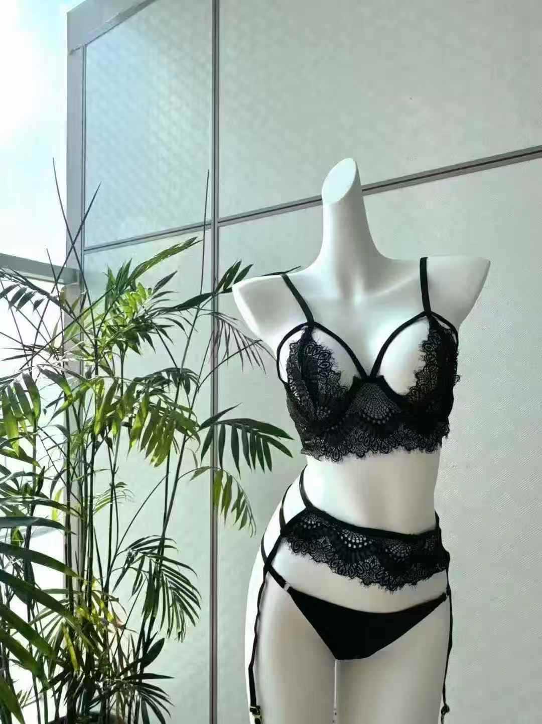 Clearance sale: New lace lace and steel ring jumpsuit for European and American foreign trade, sex underwear, sexy transparent bra set Item Picture