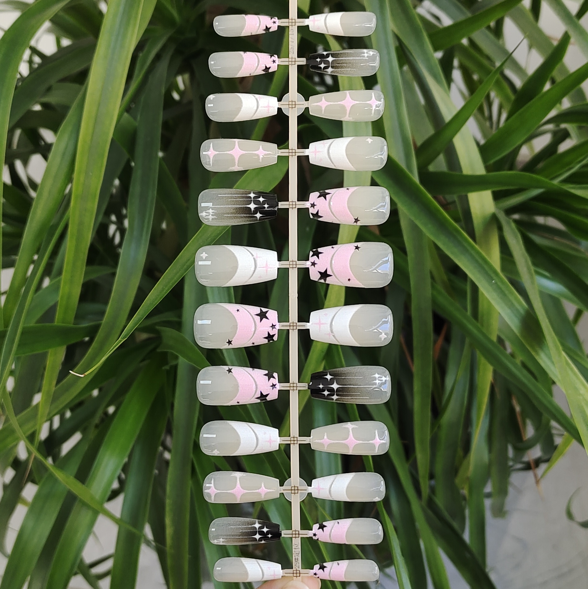 24 PCS PRESS ON NAIL TIPS MEDIUM COFFIN SHAPE PRINTING CRAFT WITH STARS PATTERN full figure