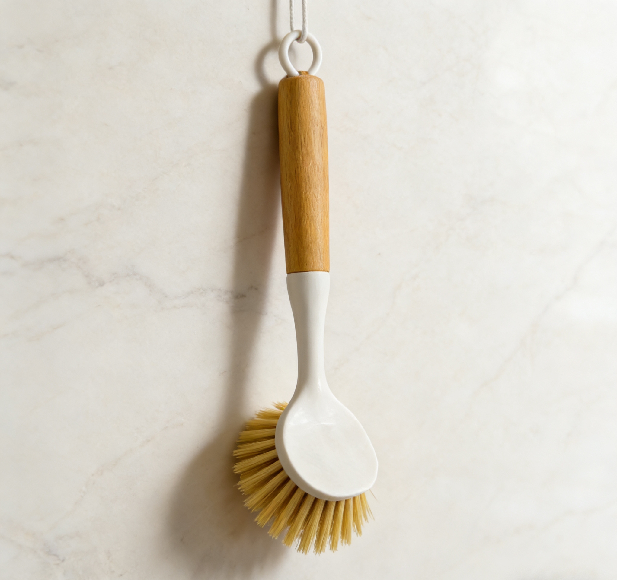 Wholesale solid wood handle cleaning brushes, kitchen long-handled pot washing brushes, household multi-functional decontamination brushes, Nordic-style solid wood handle pot brushes, household kitchen cleaning brushes, long-handled decontamination dishwashing brushes Item Picture