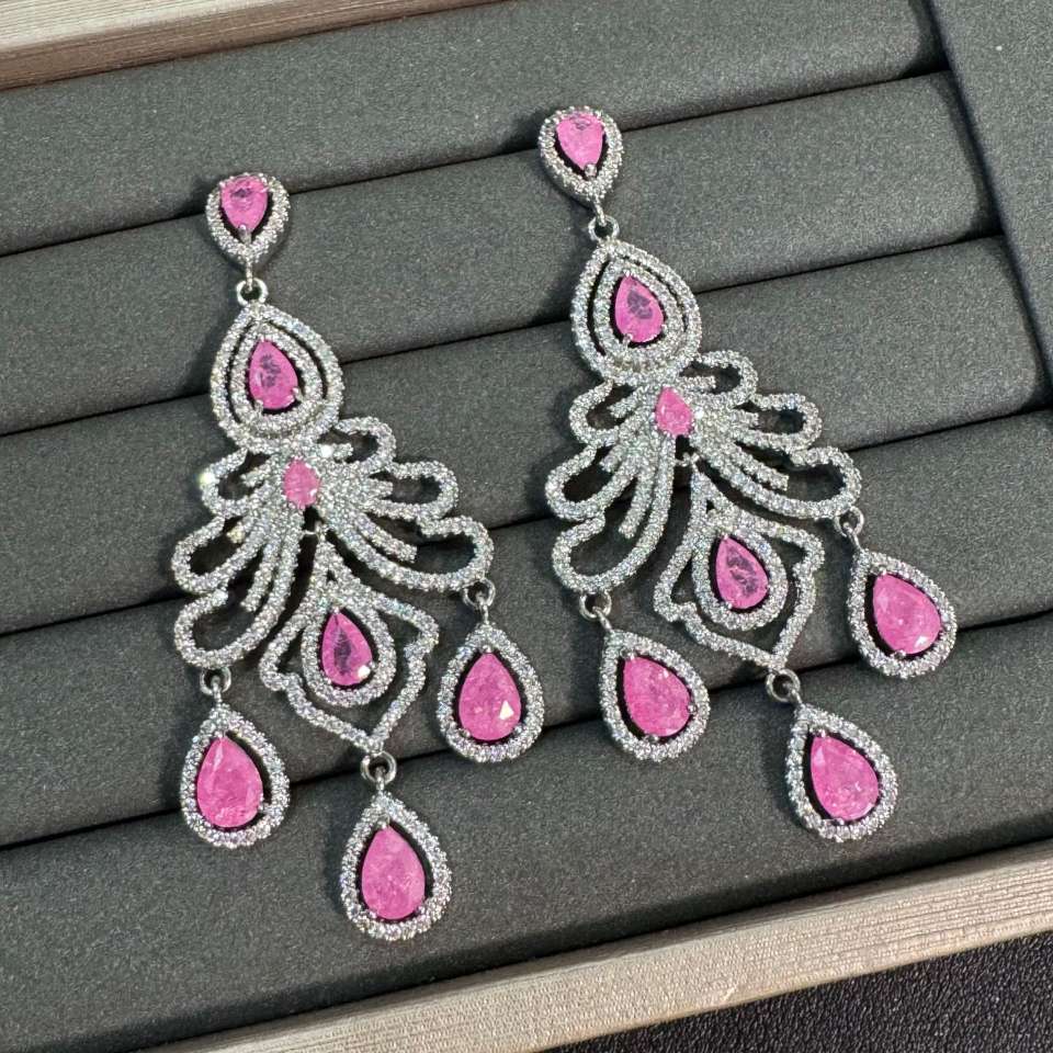 Fashionable, light luxury, grand and dynamic, light luxury zircon color layered design sense zircon earrings detail image 3