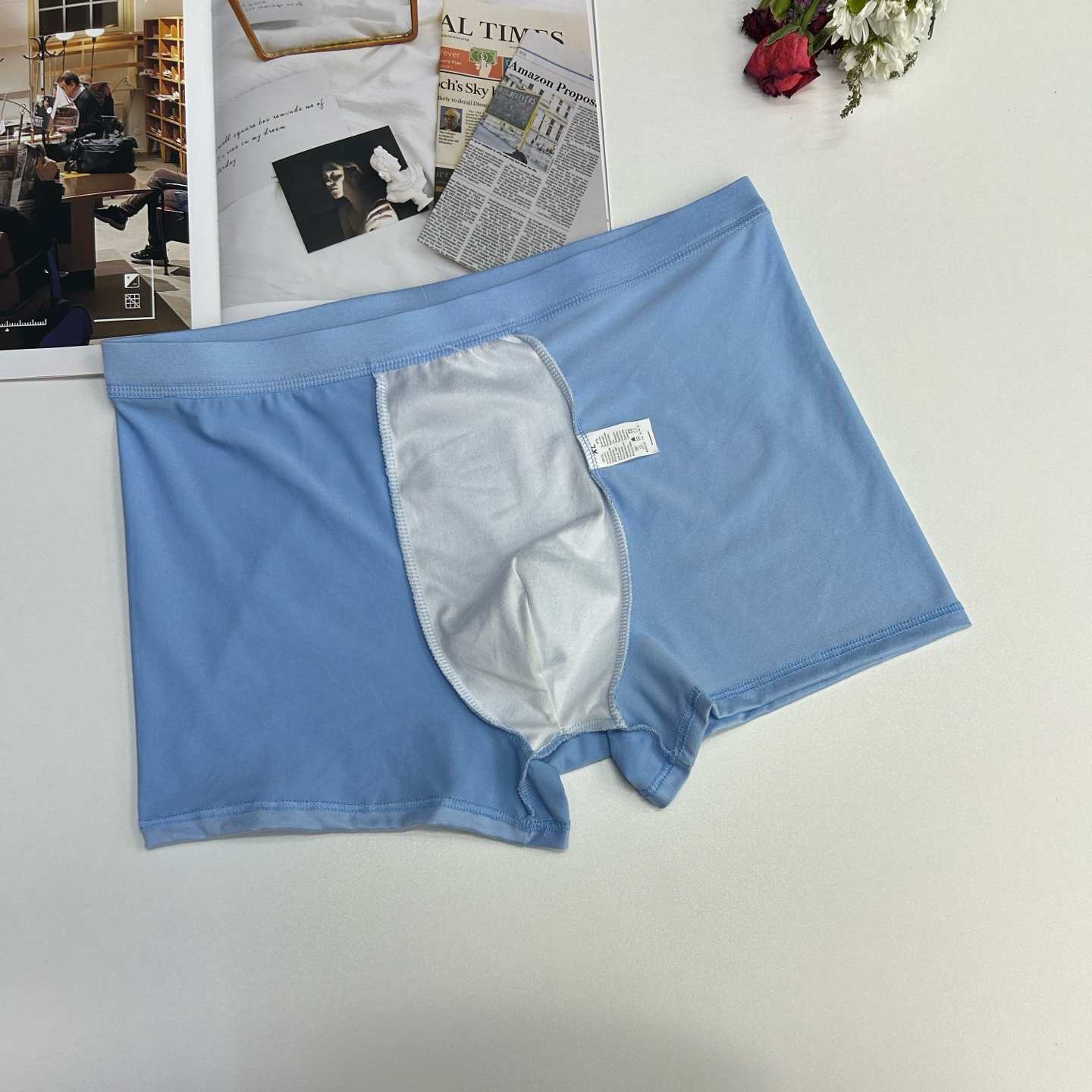 For export to Europe, America and Africa, we have men's underwear in stock. We offer solid color rubber-coated waist men's briefs and custom-made men's underwear Item Picture