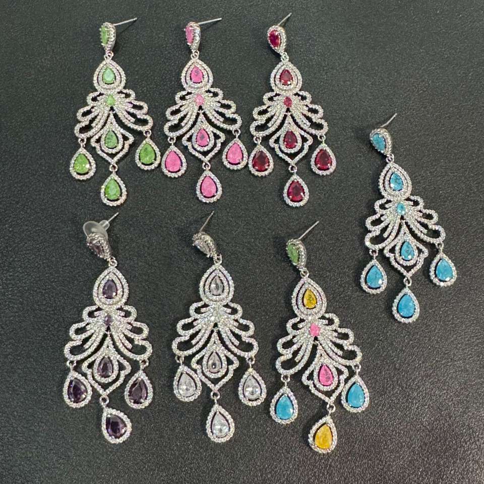  时尚轻奢大气灵动轻奢锆石彩色层次设计感锆石耳环 